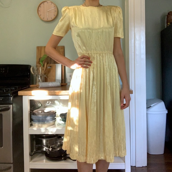 Vintage Dresses & Skirts - Vintage Pale Yellow Dress